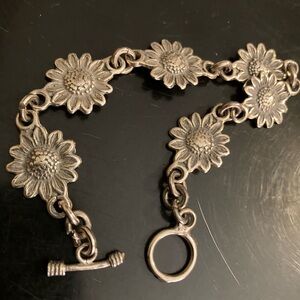 Vintage silver daisy bracelet